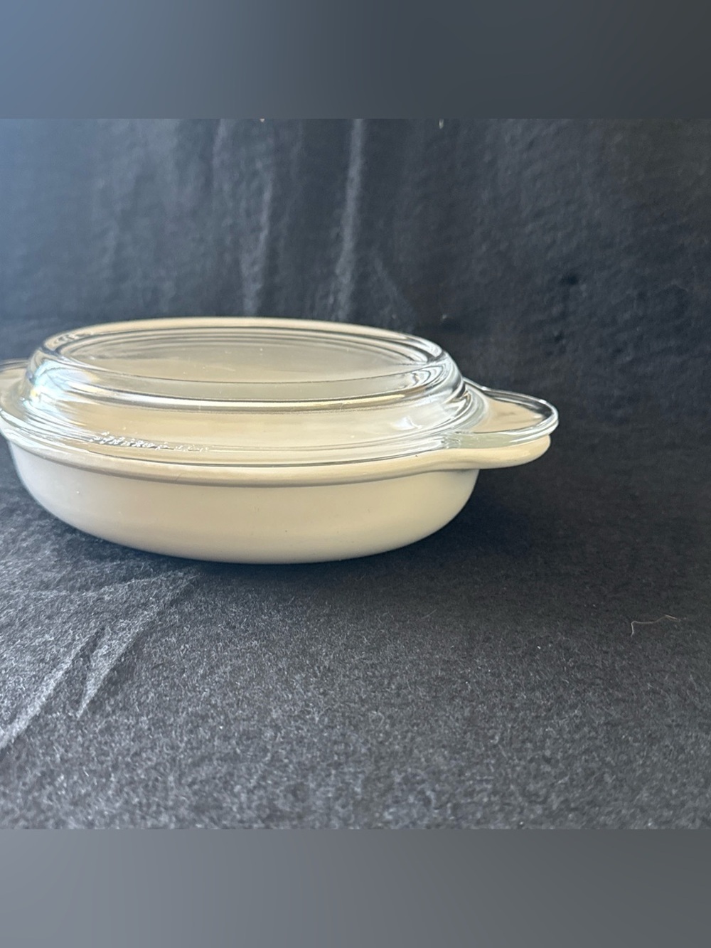CORNING WARE  P-14-B  14 OZ  WHITE CASSEROLE DISH W/ CLEAR PYREX GLASS LID - Picture 2 of 10